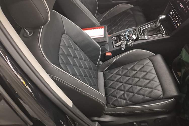 Used Volkswagen Magotan GTE Plug-in Hybrid 2022 GTE Luxury Model Right Front Seat