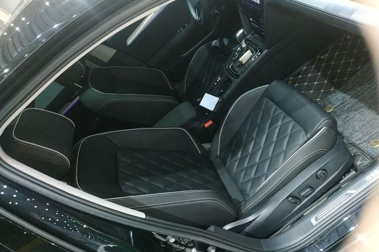 Used Volkswagen Magotan GTE Plug-in Hybrid 2022 GTE Luxury Model Right Front Seat
