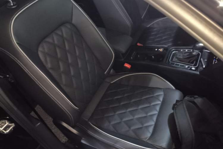 Used Volkswagen Magotan GTE Plug-in Hybrid 2022 GTE Luxury Model Right Front Seat