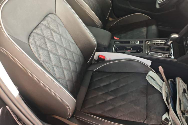 Used Volkswagen Magotan GTE Plug-in Hybrid 2022 GTE Luxury Model Right Front Seat
