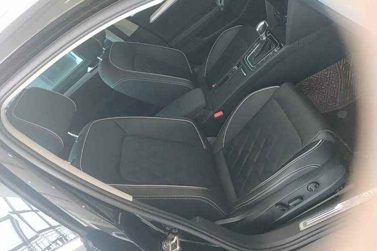 Used Volkswagen Magotan GTE Plug-in Hybrid 2022 GTE Luxury Model Right Front Seat