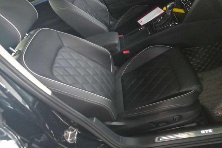 Used Volkswagen Magotan GTE Plug-in Hybrid 2022 GTE Luxury Model Right Front Seat