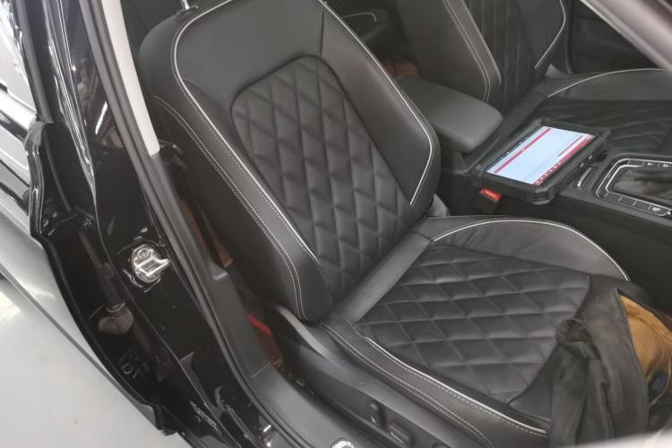 Used Volkswagen Magotan GTE Plug-in Hybrid 2022 GTE Luxury Model Right Front Seat