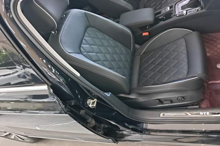 Used Volkswagen Magotan GTE Plug-in Hybrid 2022 GTE Luxury Model Right Front Seat