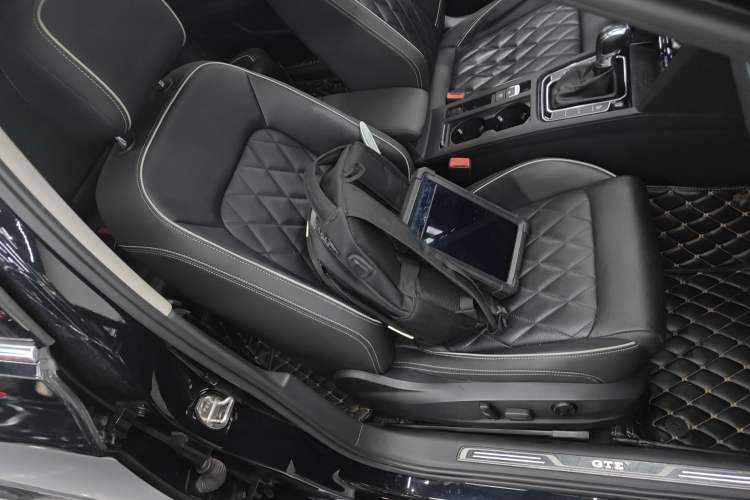 Used Volkswagen Magotan GTE Plug-in Hybrid 2022 GTE Luxury Model Right Front Seat