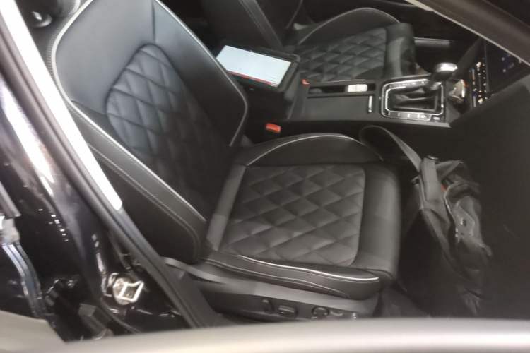 Used Volkswagen Magotan GTE Plug-in Hybrid 2022 GTE Luxury Model Right Front Seat