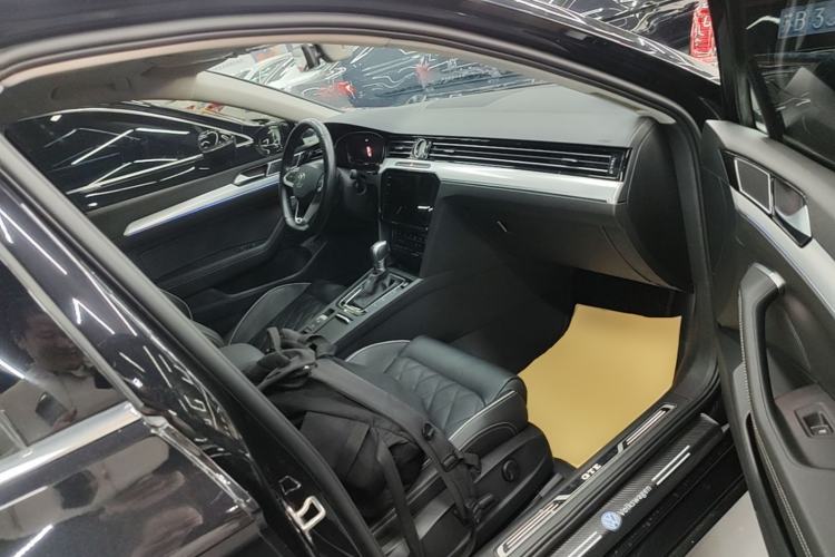 Used Volkswagen Magotan GTE Plug-in Hybrid 2022 GTE Luxury Model Right Front Seat