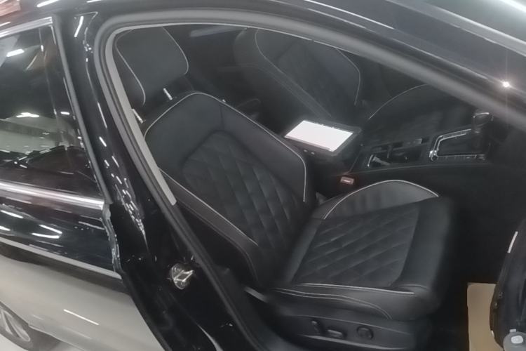 Used Volkswagen Magotan GTE Plug-in Hybrid 2022 GTE Luxury Model Right Front Seat
