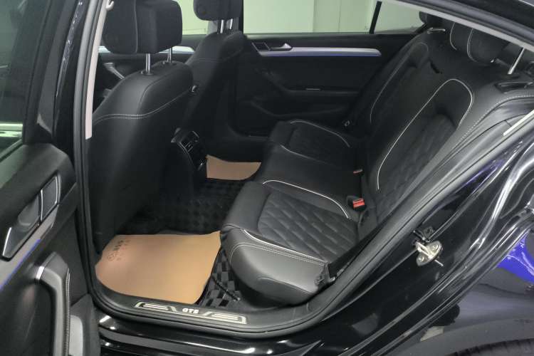 Used Volkswagen Magotan GTE Plug-in Hybrid 2022 GTE Luxury Model Right Rear Seat