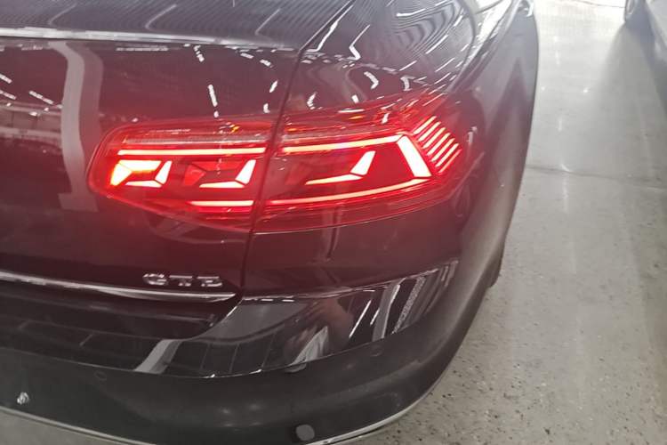 Used Volkswagen Magotan GTE Plug-in Hybrid 2022 GTE Prestige Model Right Rear Taillight