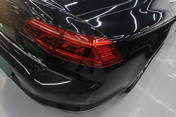 Used Volkswagen Magotan GTE Plug-in Hybrid 2022 GTE Luxury Model Right Rear Taillight