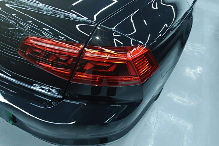 Used Volkswagen Magotan GTE Plug-in Hybrid 2022 GTE Luxury Model Right Rear Taillight