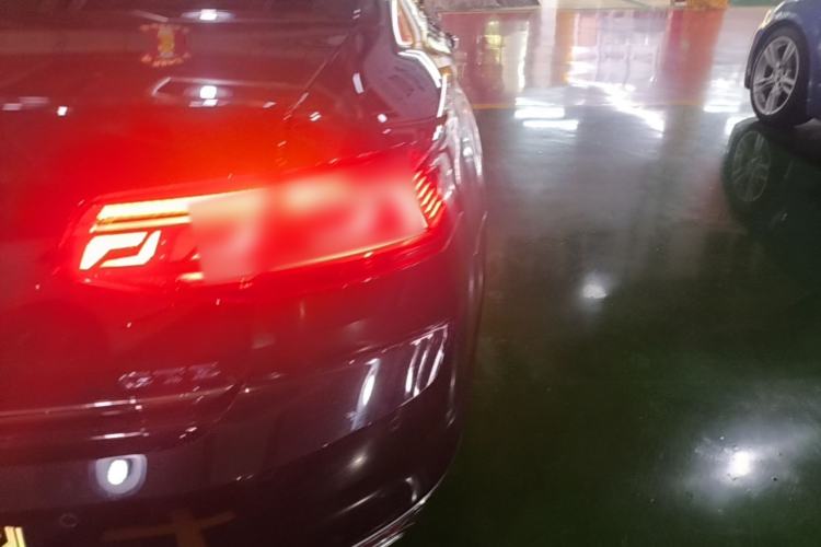 Used Volkswagen Magotan GTE Plug-in Hybrid 2022 GTE Luxury Model Right Rear Taillight