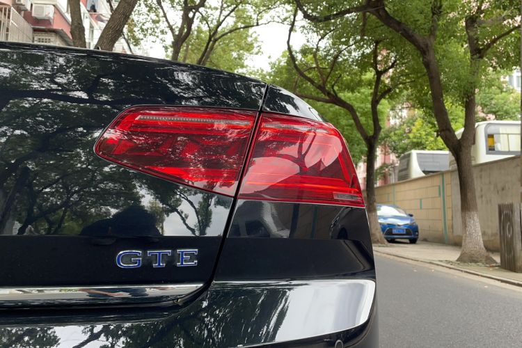 Used Volkswagen Magotan GTE Plug-in Hybrid 2022 GTE Luxury Model Right Rear Taillight