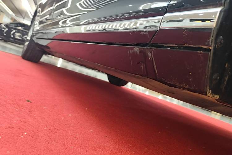 Used Volkswagen Magotan GTE Plug-in Hybrid 2022 GTE Luxury Model Right Side Sill
