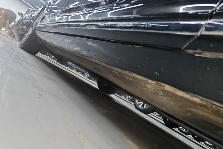 Used Volkswagen Magotan GTE Plug-in Hybrid 2022 GTE Luxury Model Right Side Sill