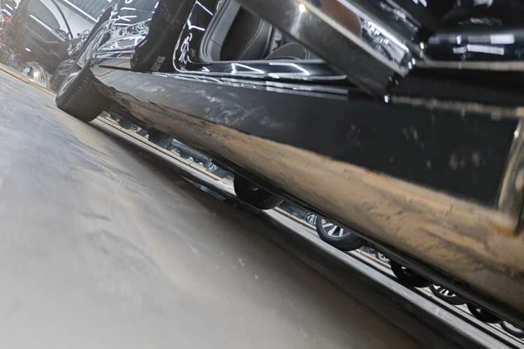 Used Volkswagen Magotan GTE Plug-in Hybrid 2022 GTE Luxury Model Right Side Sill