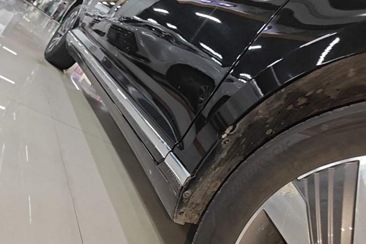 Used Volkswagen Magotan GTE Plug-in Hybrid 2022 GTE Luxury Model Right Side Sill