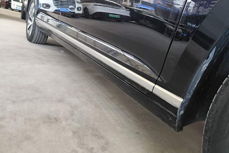 Used Volkswagen Magotan GTE Plug-in Hybrid 2022 GTE Luxury Model Right Side Sill