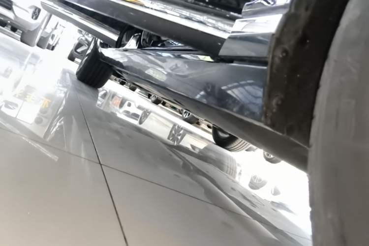 Used Volkswagen Magotan GTE Plug-in Hybrid 2022 GTE Luxury Model Right Side Sill