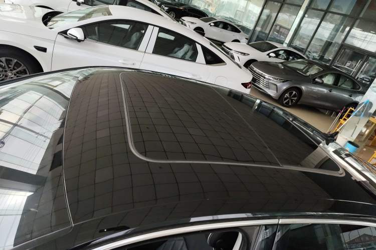 Used Volkswagen Magotan GTE Plug-in Hybrid 2022 GTE Luxury Model Roof