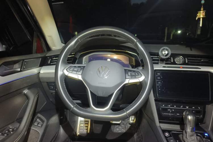 Used Volkswagen Magotan GTE Plug-in Hybrid 2022 GTE Luxury Model Steering Wheel