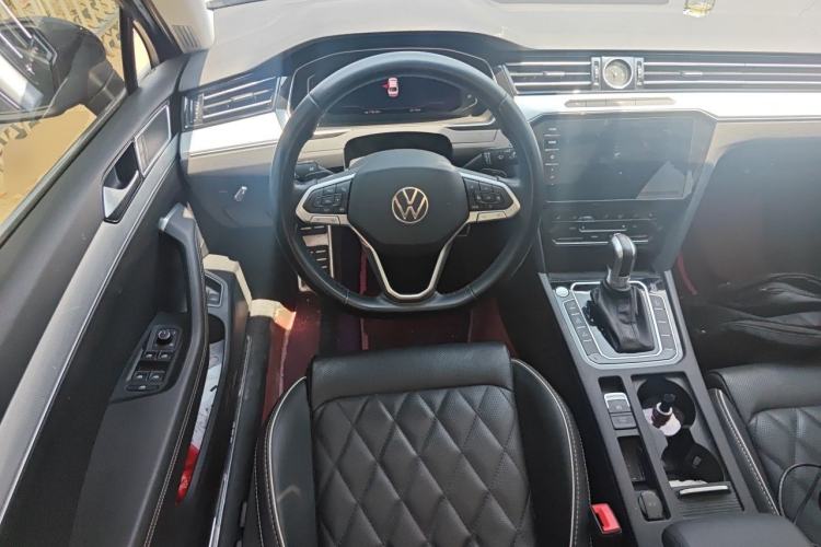Used Volkswagen Magotan GTE Plug-in Hybrid 2022 GTE Luxury Model Steering Wheel