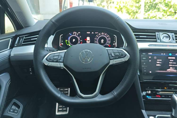 Used Volkswagen Magotan GTE Plug-in Hybrid 2022 GTE Luxury Model Steering Wheel