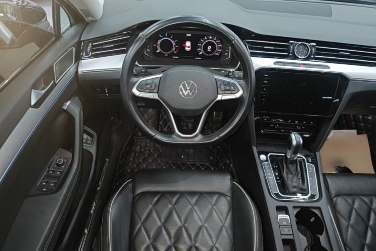 Used Volkswagen Magotan GTE Plug-in Hybrid 2022 GTE Luxury Model Steering Wheel