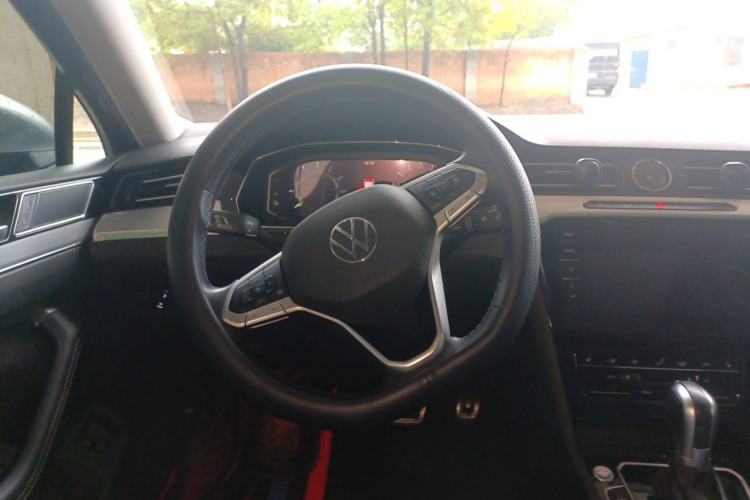 Used Volkswagen Magotan GTE Plug-in Hybrid 2022 GTE Prestige Model Steering Wheel