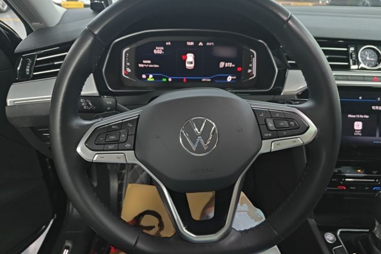Used Volkswagen Magotan GTE Plug-in Hybrid 2022 GTE Luxury Model Steering Wheel