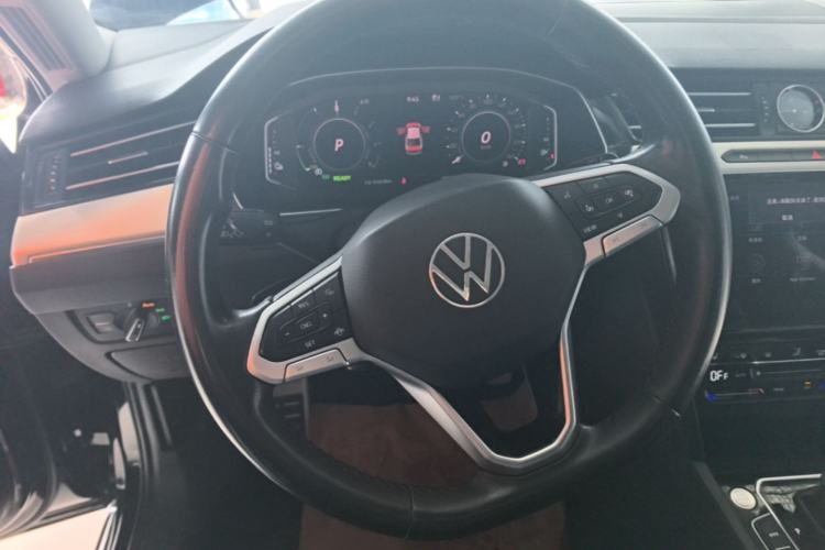 Used Volkswagen Magotan GTE Plug-in Hybrid 2022 GTE Luxury Model Steering Wheel