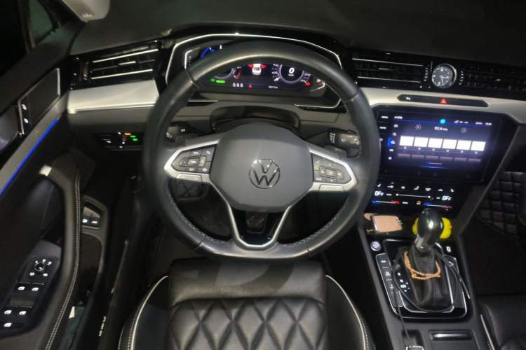 Used Volkswagen Magotan GTE Plug-in Hybrid 2022 GTE Luxury Model Steering Wheel