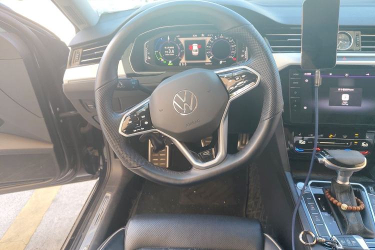 Used Volkswagen Magotan GTE Plug-in Hybrid 2022 GTE Luxury Model Steering Wheel