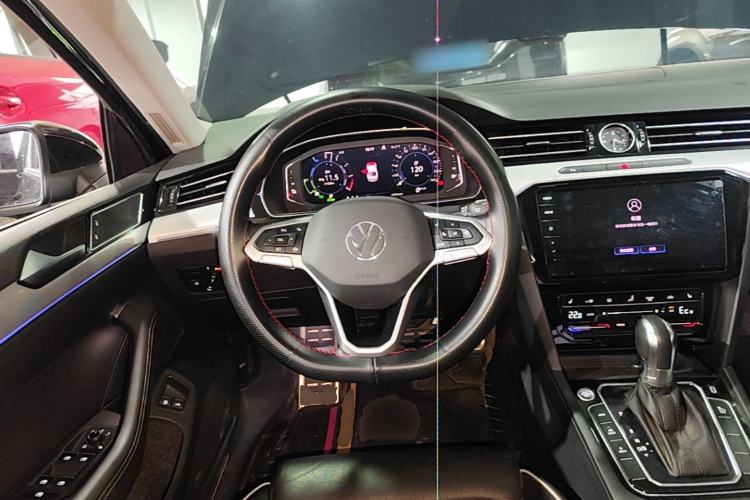 Used Volkswagen Magotan GTE Plug-in Hybrid 2022 GTE Luxury Model Steering Wheel