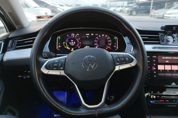 Used Volkswagen Magotan GTE Plug-in Hybrid 2022 GTE Luxury Model Steering Wheel