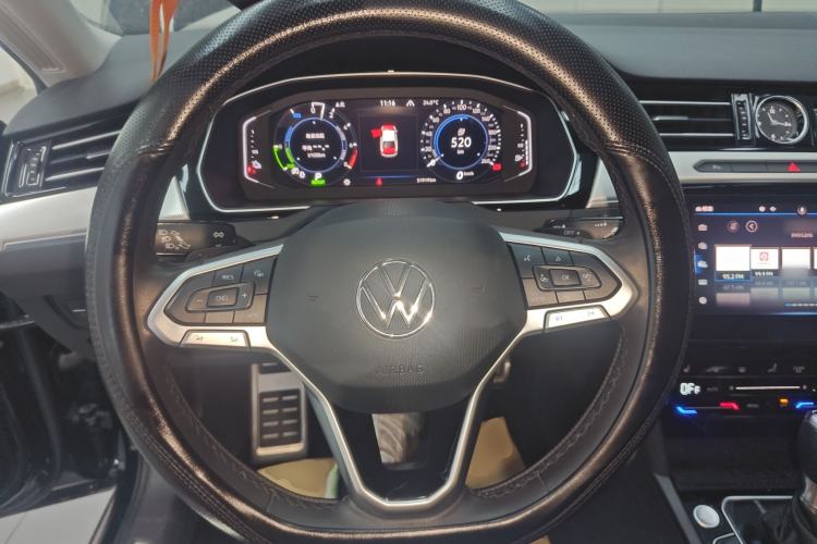 Used Volkswagen Magotan GTE Plug-in Hybrid 2022 GTE Luxury Model Steering Wheel