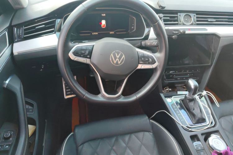 Used Volkswagen Magotan GTE Plug-in Hybrid 2022 GTE Luxury Model Steering Wheel