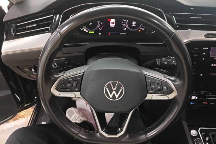 Used Volkswagen Magotan GTE Plug-in Hybrid 2022 GTE Luxury Model Steering Wheel