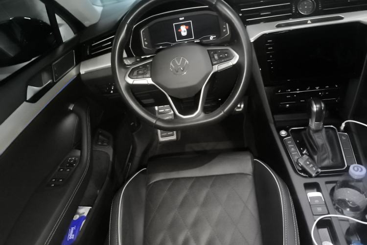 Used Volkswagen Magotan GTE Plug-in Hybrid 2022 GTE Luxury Model Steering Wheel