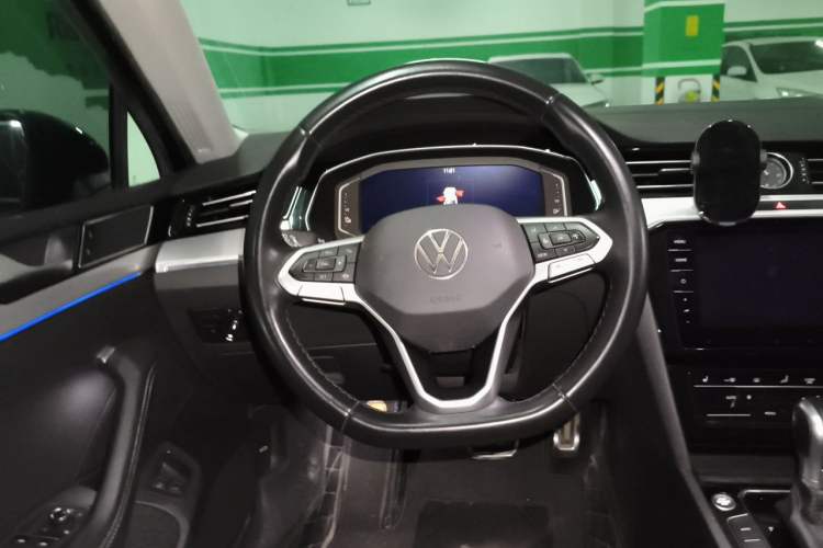 Used Volkswagen Magotan GTE Plug-in Hybrid 2022 GTE Luxury Model Steering Wheel