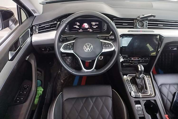 Used Volkswagen Magotan GTE Plug-in Hybrid 2022 GTE Luxury Model Steering Wheel