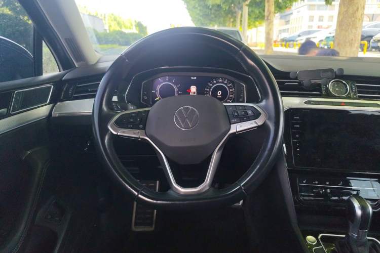 Used Volkswagen Magotan GTE Plug-in Hybrid 2022 GTE Luxury Model Steering Wheel