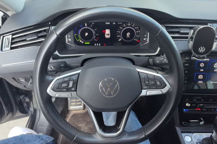 Used Volkswagen Magotan GTE Plug-in Hybrid 2022 GTE Luxury Model Steering Wheel