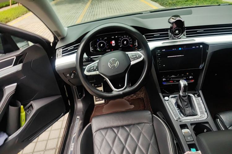 Used Volkswagen Magotan GTE Plug-in Hybrid 2022 GTE Luxury Model Steering Wheel