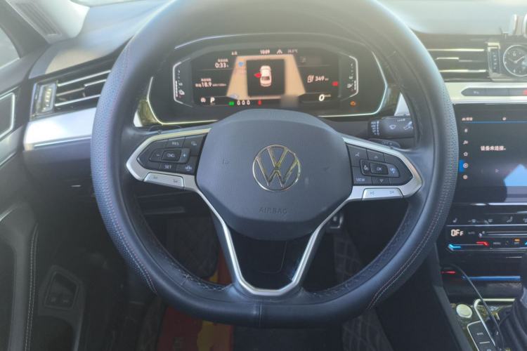 Used Volkswagen Magotan GTE Plug-in Hybrid 2022 GTE Luxury Model Steering Wheel