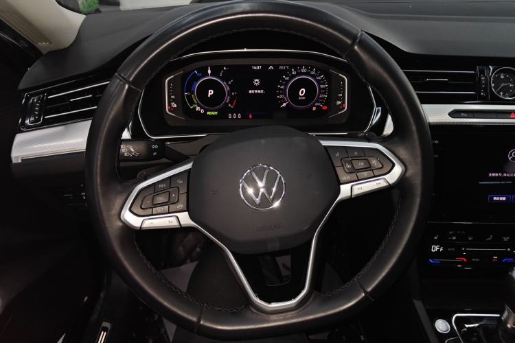 Used Volkswagen Magotan GTE Plug-in Hybrid 2022 GTE Luxury Model Steering Wheel