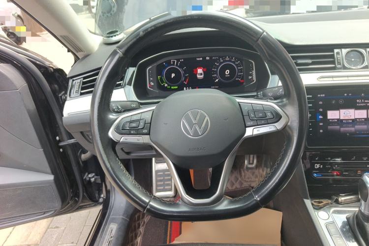 Used Volkswagen Magotan GTE Plug-in Hybrid 2022 GTE Luxury Model Steering Wheel