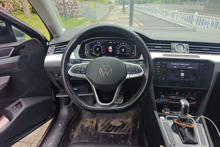 Used Volkswagen Magotan GTE Plug-in Hybrid 2022 GTE Luxury Model Steering Wheel