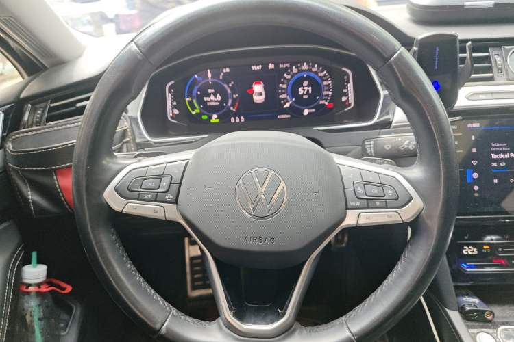 Used Volkswagen Magotan GTE Plug-in Hybrid 2022 GTE Luxury Model Steering Wheel